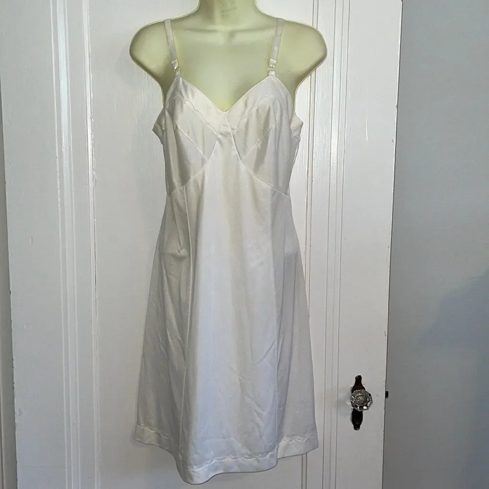 Vtg Sears cream colored nylon full slip - Picture 1 of 7